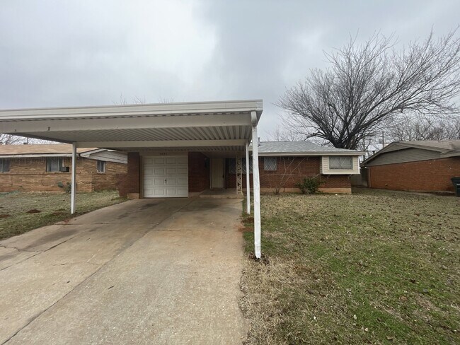 Foto del edificio - Charming 3-Bed, 1.5-Bath Home in Del City – Spacious Backyard & Garage!