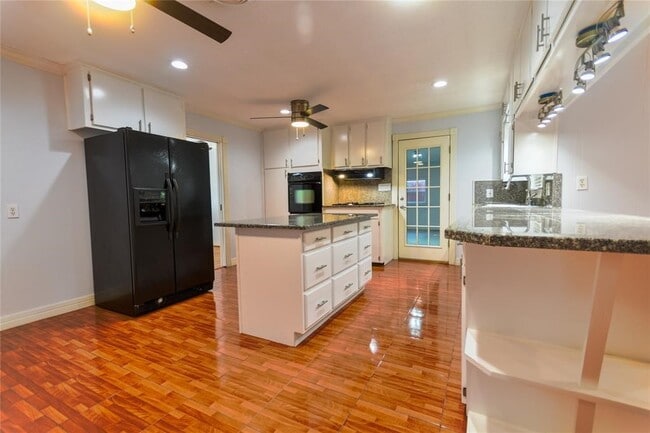 Foto del edificio - 10518 Hazelhurst Dr