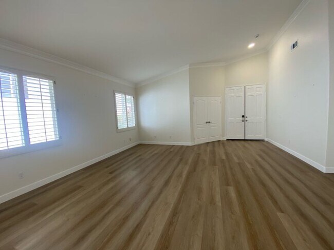 Building Photo - 3+ bd 2.5bth in The Summit of Ocean Hills