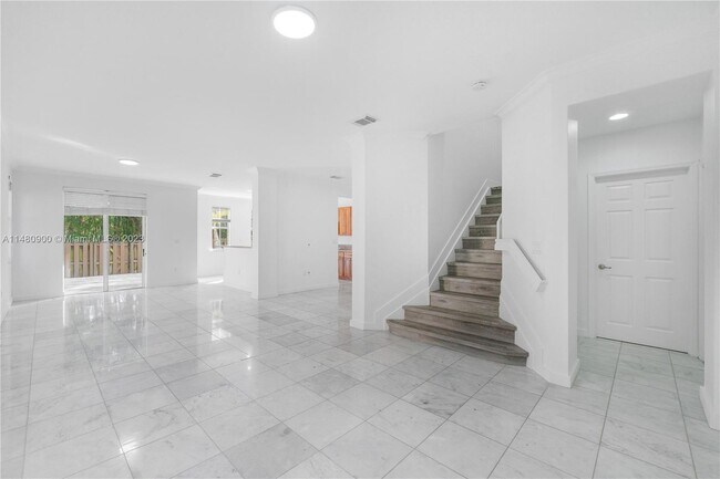 Building Photo - 10770 NW 74th Ln