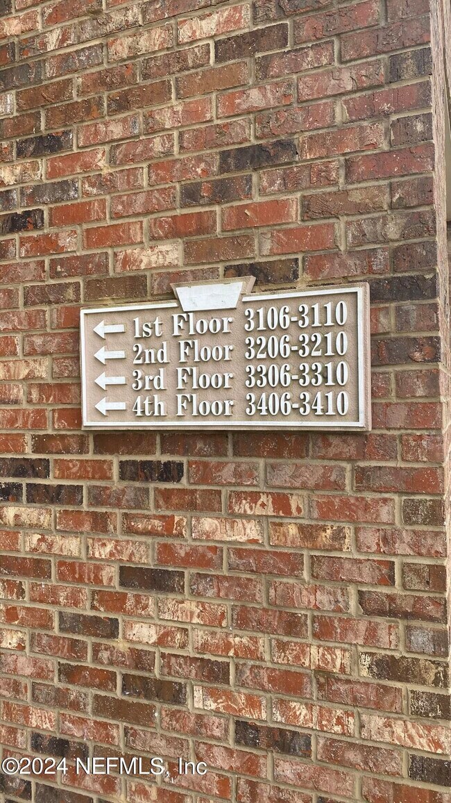 Foto del edificio - 11251 Campfield Dr