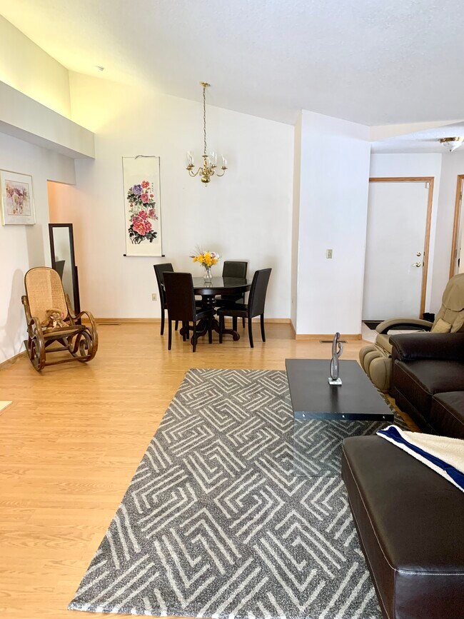 Foto del edificio - 4134 Ruby Ln