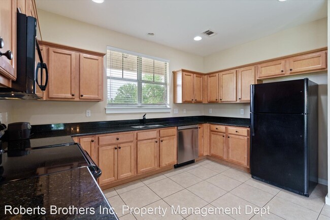 Building Photo - 4 br, 2.5 bath House - 8795 Bainbridge Drive