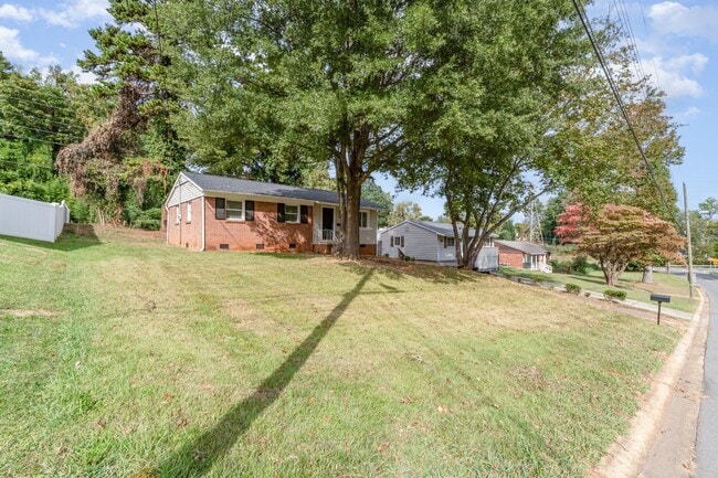 Photo - 815 Norwood Dr House