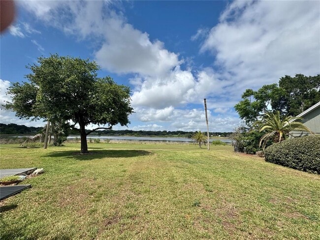 Building Photo - 1106 Villa Ln