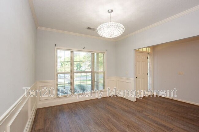 Building Photo - 7898 N Ivy Park Dr