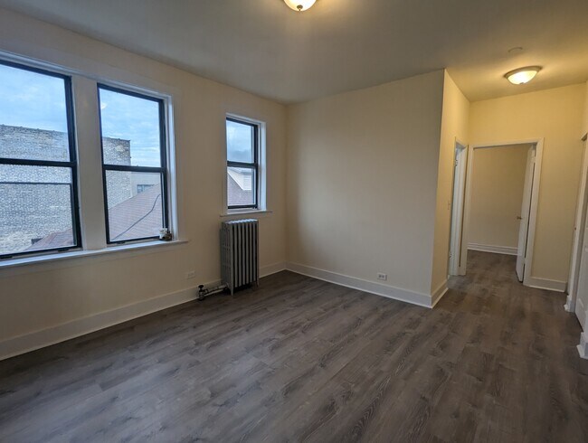 Foto del edificio - 1536 N Kedzie Ave