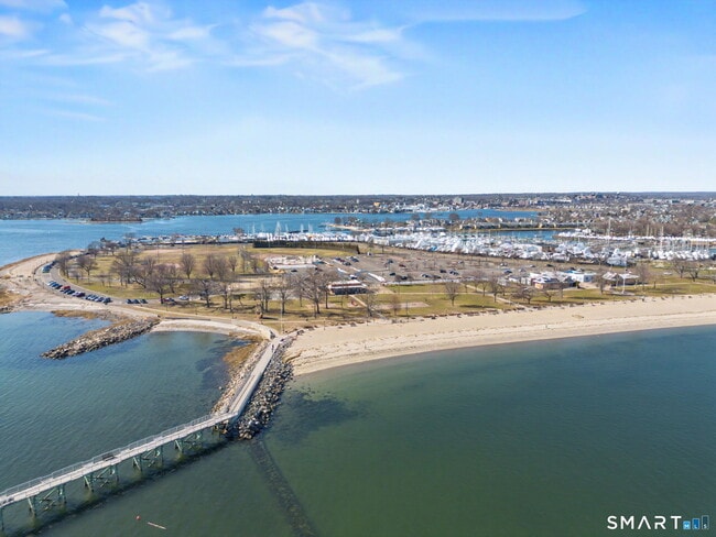 Foto del edificio - 43 Gregory Blvd