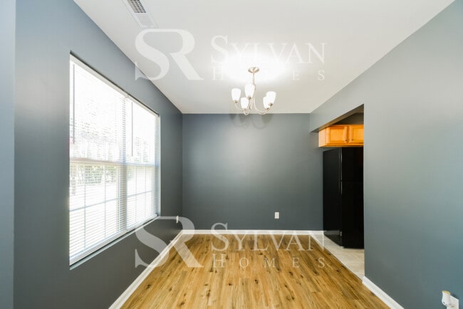 Building Photo - This charming home is ready for your perso...