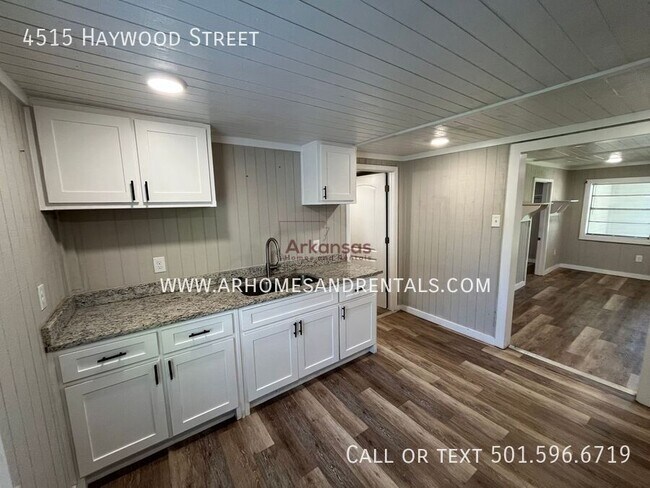 Building Photo - 4515 Haywood St