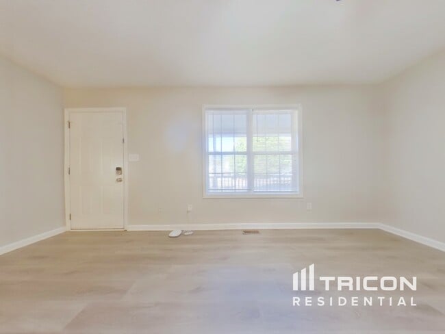 Building Photo - 299 Orchard Dr