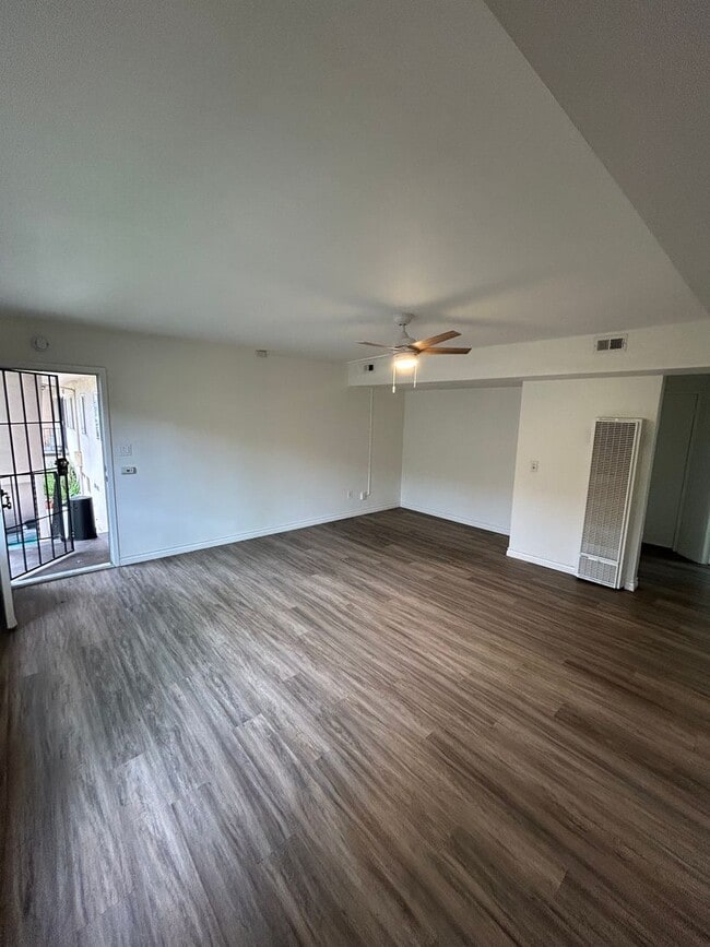 Building Photo - Upgraded 2 Bed 1 Bath in Golden Hill