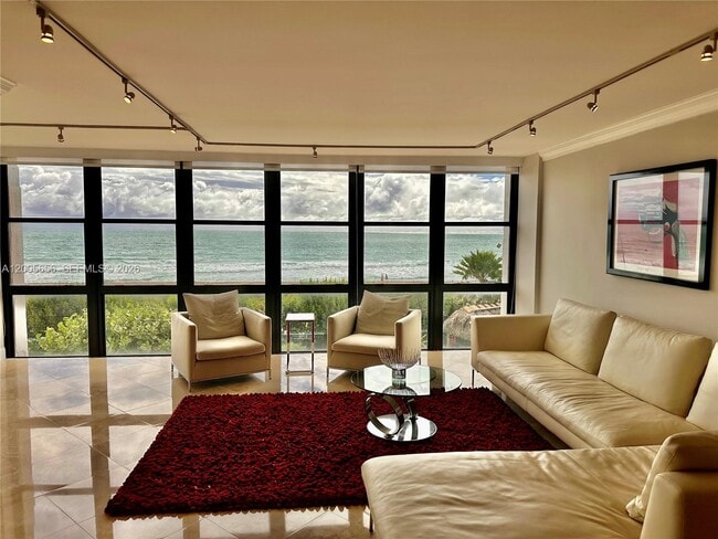 Foto del edificio - 6423 Collins Ave