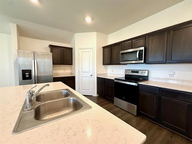 Foto del edificio - 3424 Sweetwater Way