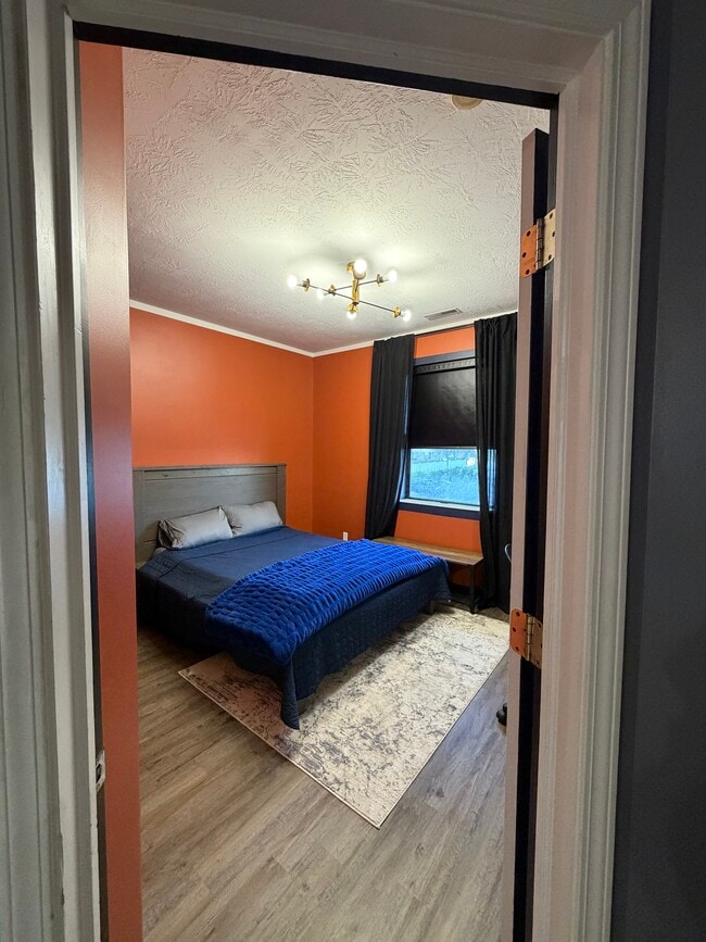 Building Photo - 70 N Main St