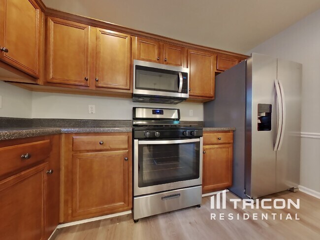 Building Photo - 409 Highland Falls Dr