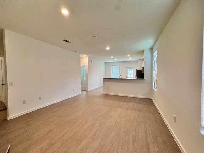 Building Photo - 25462 Multiflora Dr