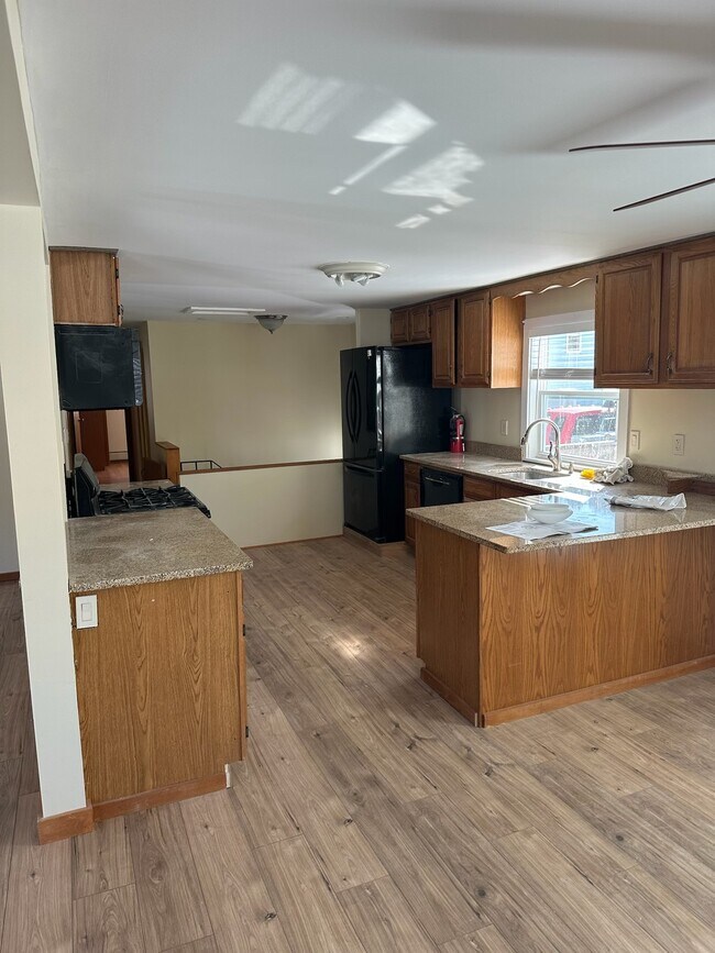 Foto del edificio - 686 S Windsor St