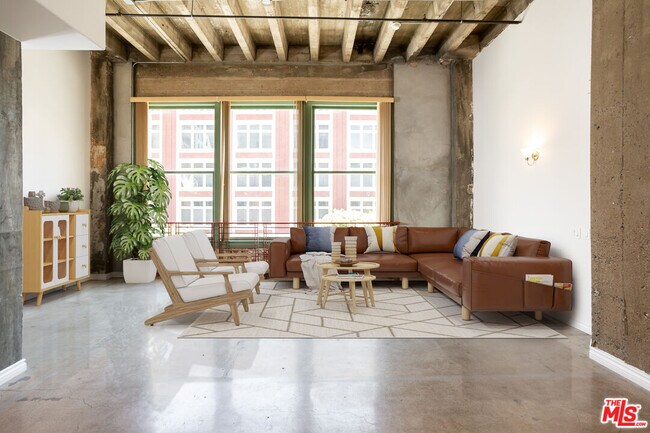 Foto del edificio - 711 S Olive St