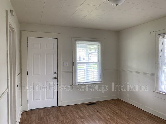 Building Photo - 1728 E Tabor St