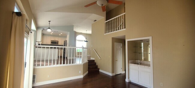 Building Photo - West Roseville Tri Level 3 Bedroom 3 Bathr...