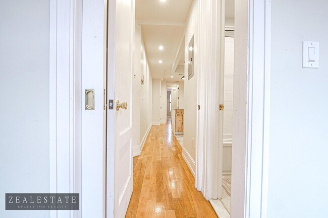 Building Photo - 597 Park Place