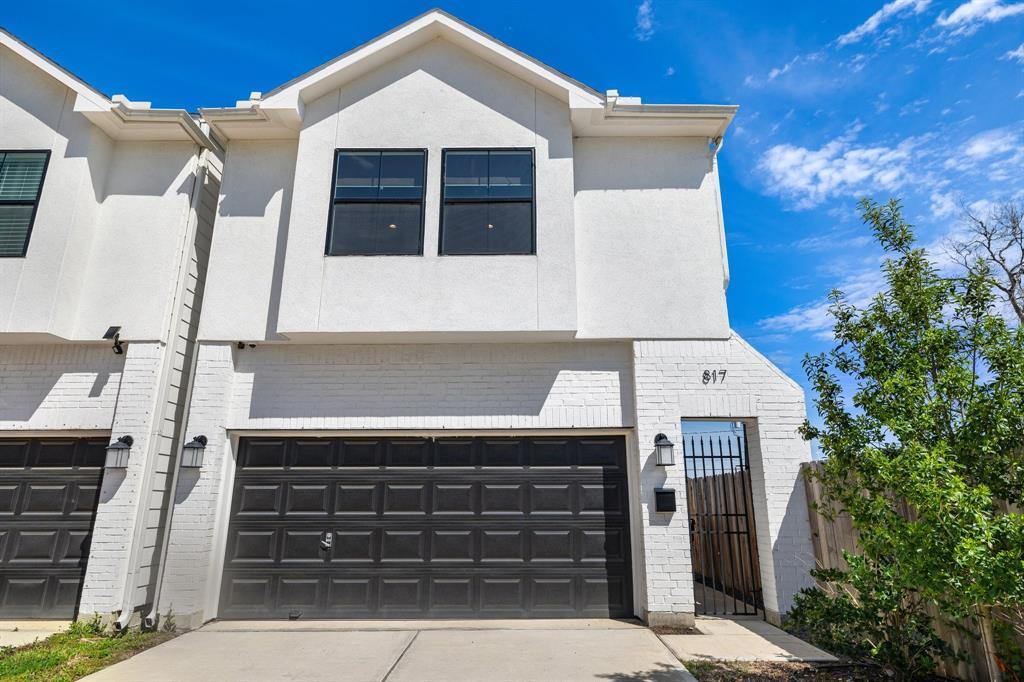Foto principal - 817 W 19th St