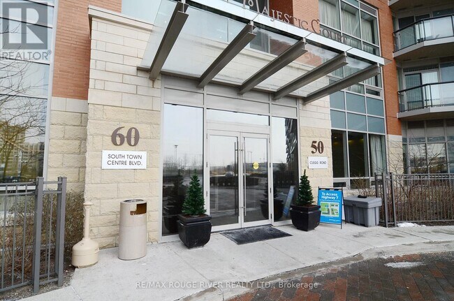 Photo du bâtiment - H-60-360 S Town Centre Blvd