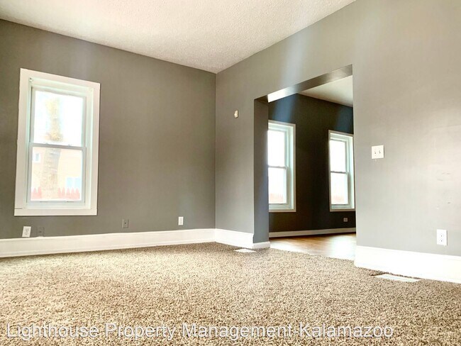 Building Photo - 3 br, 1.5 bath House - 1111 Clinton Ave