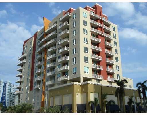 Primary Photo - Edgewater Lofts