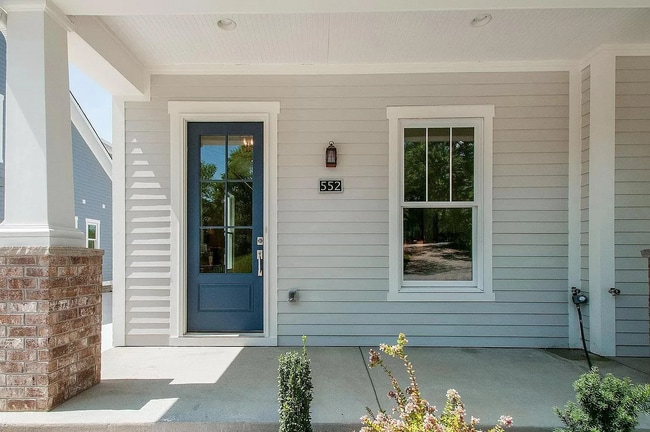 Building Photo - 552 Acklen Park Dr