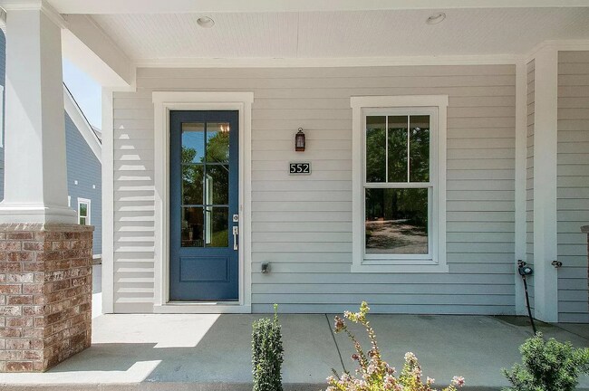 Foto del edificio - 552 Acklen Park Dr