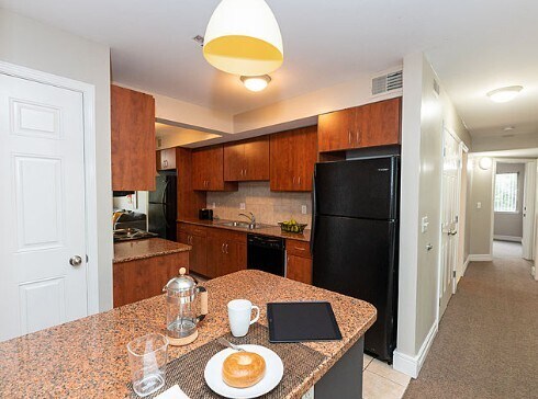 Foto principal - 828 Greene St