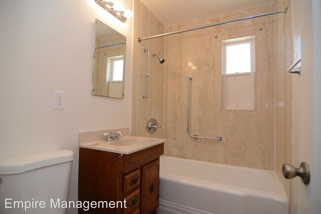 Building Photo - 2 br, 1 bath House - 3958 E. Justin Ln.