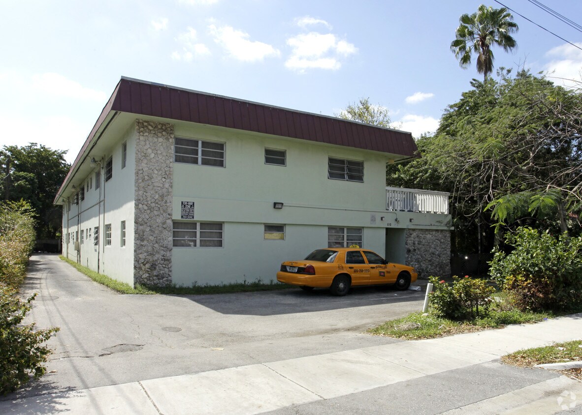 Building Photo - Dover Apartments