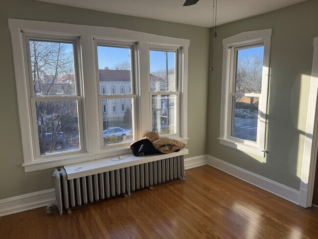 Foto del edificio - 4253 N Austin Ave