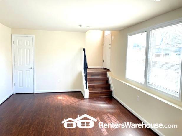 Building Photo - 1335 CHAPELVIEW Dr