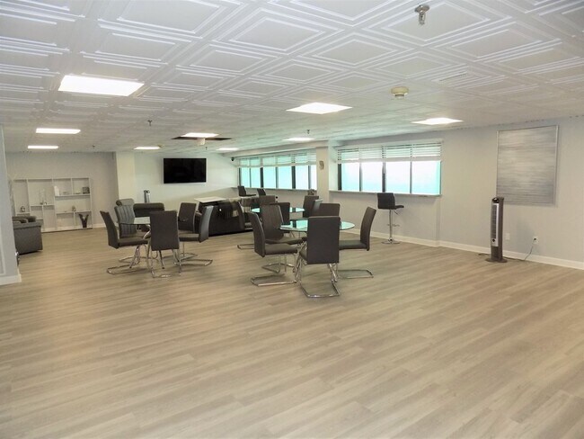 Foto del edificio - 382 Ocean Ave