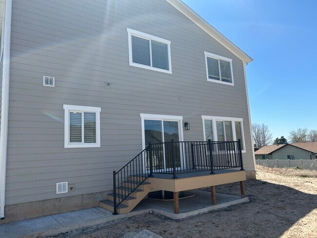 Foto del edificio - 1084 W 200 N