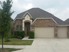 Building Photo - 1124 Long Pointe Ave