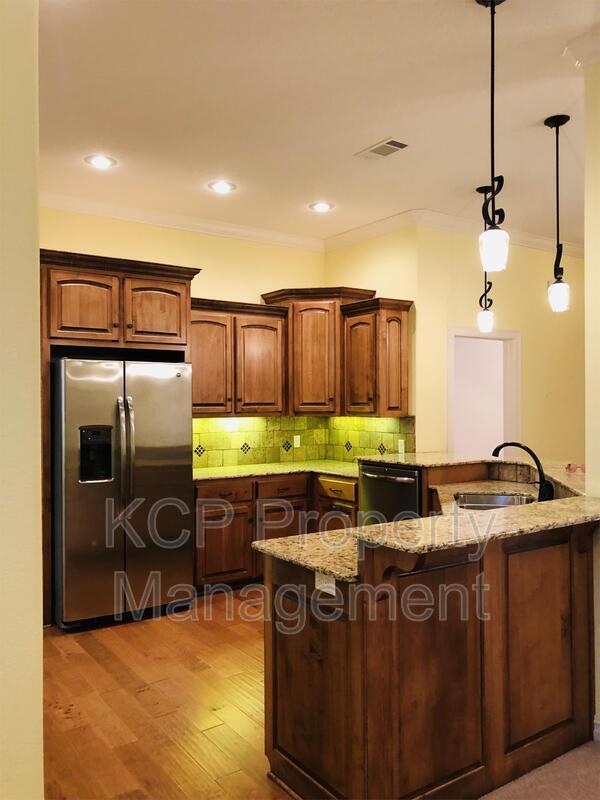 Building Photo - 8105 Cisterna Way