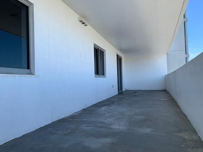Foto del edificio - 36 NW 6th Ave