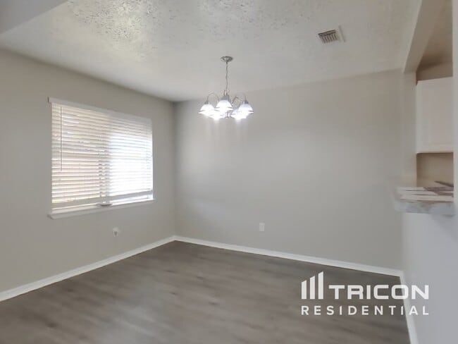Building Photo - 16319 Silver Sky Ln