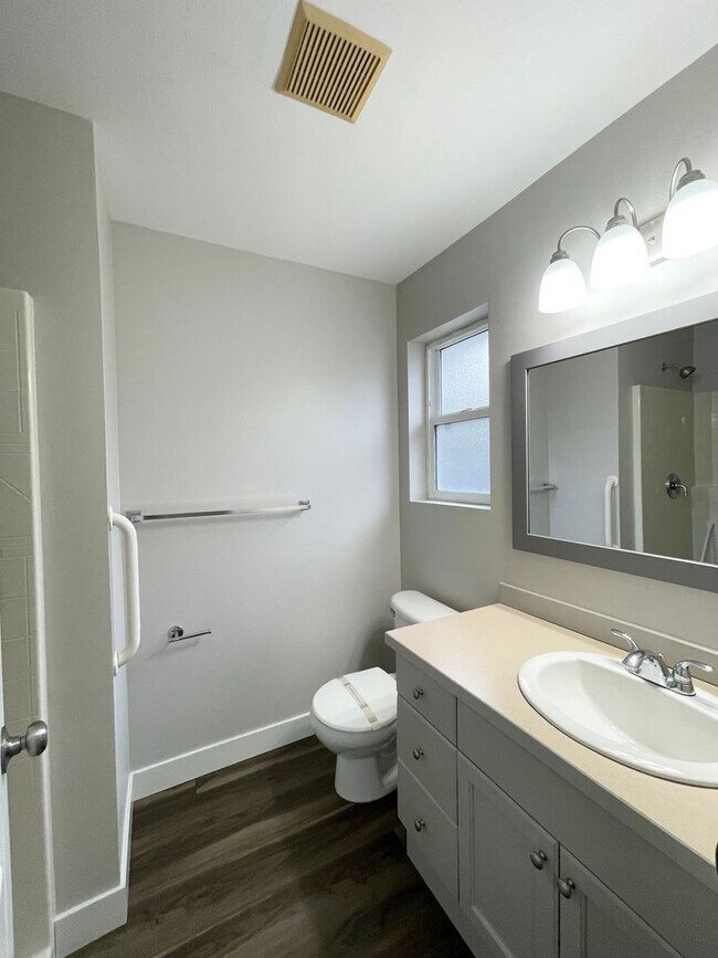 Foto del edificio - Kent - Cozy 3 bedroom / 2 bathroom Renovated home