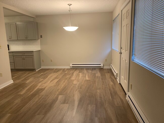 Building Photo - Artesia Townhomes
