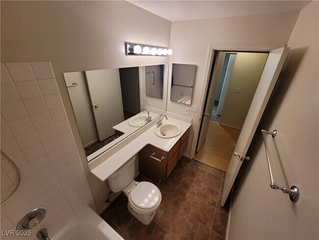 Foto del edificio - 2200 Highpointe Dr