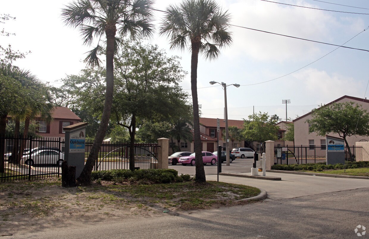 Oakhurst Square I Apartments in Tampa, FL