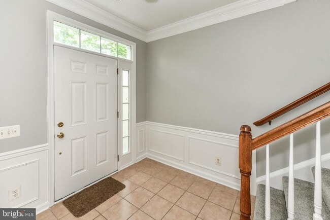 Building Photo - 5077 Village Fountain Pl