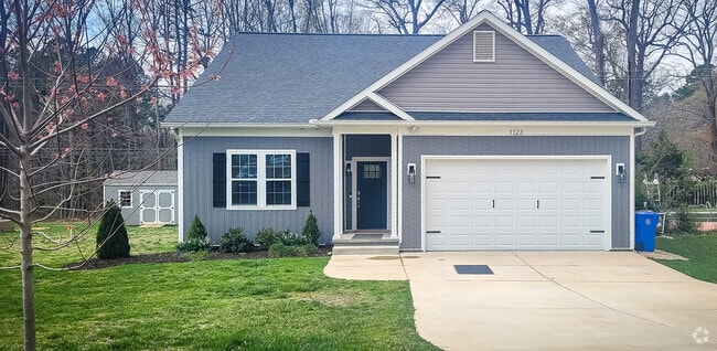 Building Photo - 1123 Fieldstone Rd