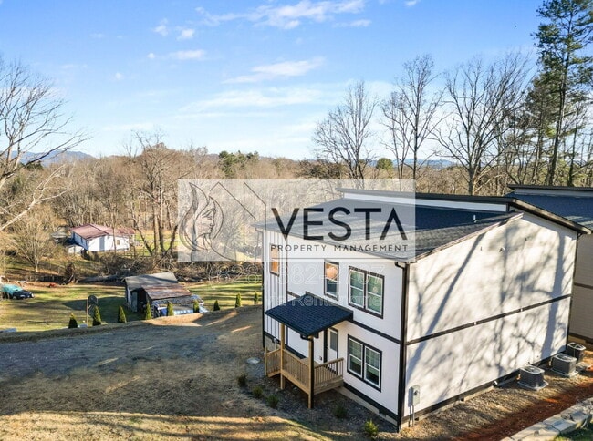 Foto del edificio - 510 Deaverview Rd